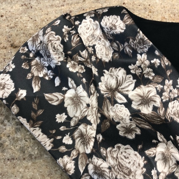 GAL MEETS GLAM ELLE DRESS - Picture 3 of 7